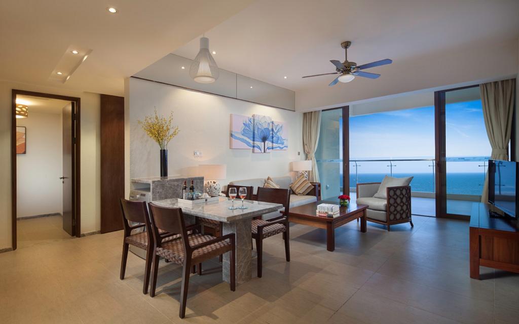 Aloha Oceanfront Suite Resort Lingshui (Hainan) Room photo